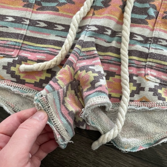 3/$20 | Garage - Aztec Patterned Shorts - Picture 3 of 5